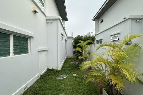 Maison à Sam Phran, Thaïlande 3 chambres № 170743 - photo 23