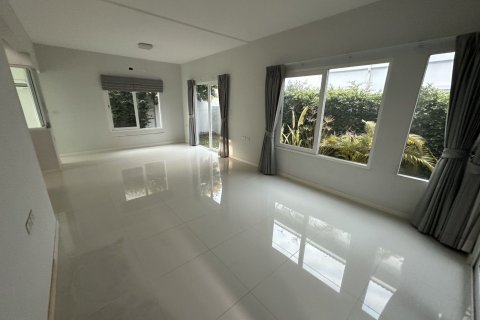 Maison à Sam Phran, Thaïlande 3 chambres № 170743 - photo 16