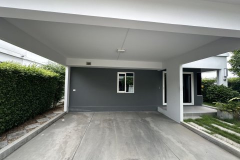 Maison à Sam Phran, Thaïlande 3 chambres № 170743 - photo 2