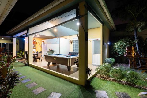 House in Phuket, Thailand 6 bedrooms № 170744 - photo 2