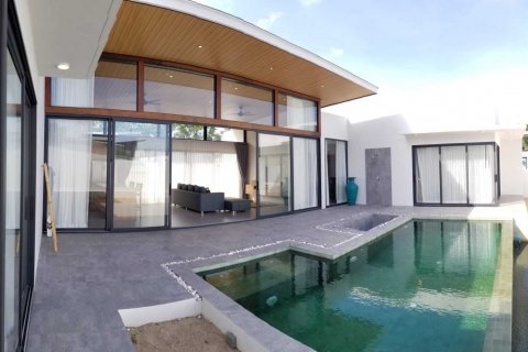 Villa in Ko Samui, Thailand 3 bedrooms № 138930 - photo 1