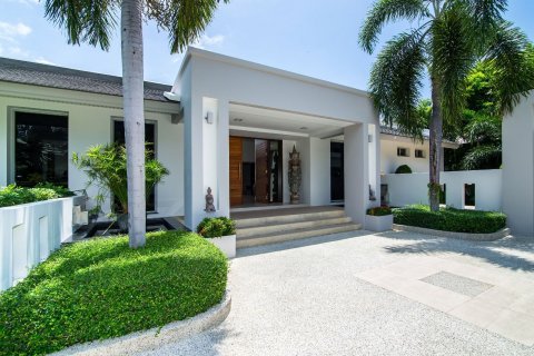 Villa in Cha-am, Thailand 5 bedrooms № 138934 - photo 3