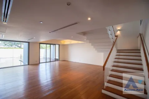 Condo à Yan Nawa, Bangkok, Thaïlande, 4 chambres № 214676