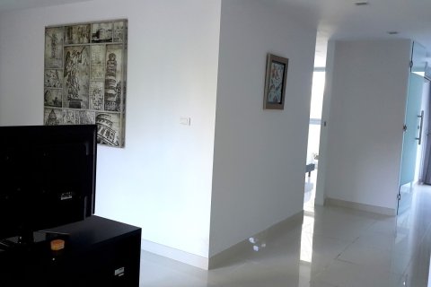 Condo in Pattaya, Thailand, 2 bedrooms  № 205339 - photo 9