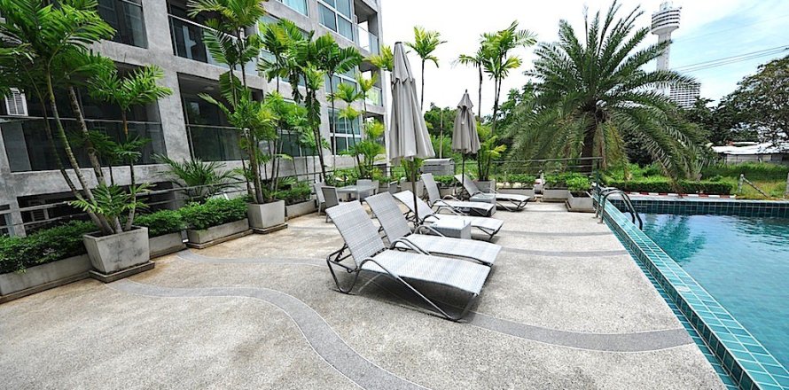 Condo in Pattaya, Thailand, 2 bedrooms  № 205339