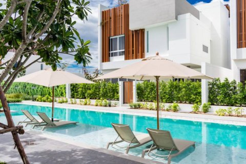 Villa in Cha-am, Thailand 3 bedrooms № 114453 - photo 1