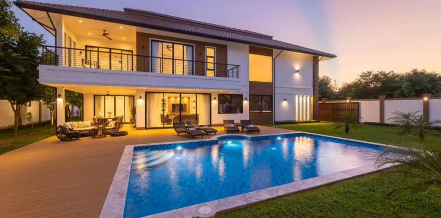 Вилла в Ханг Донге, Таиланд с 5 спальнями  № 114450