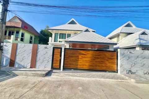 Maison à Chalong, Thaïlande 4 chambres № 114451 - photo 8