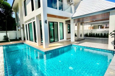 Maison à Chalong, Thaïlande 4 chambres № 114451 - photo 1