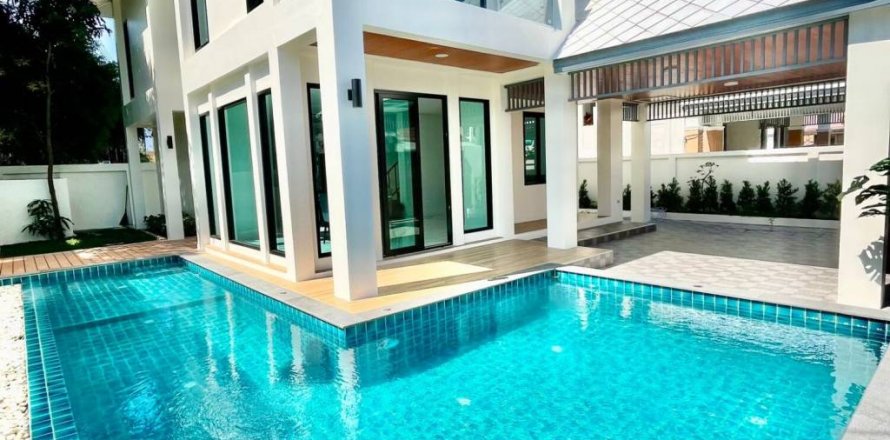 Maison à Chalong, Thaïlande 4 chambres № 114451