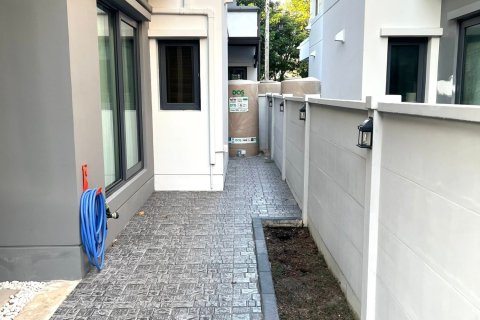 Дом в Ратхум Тхани, Таиланд с 4 спальнями № 147406 - фото 15