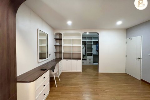 Дом в Ратхум Тхани, Таиланд с 4 спальнями № 147406 - фото 7