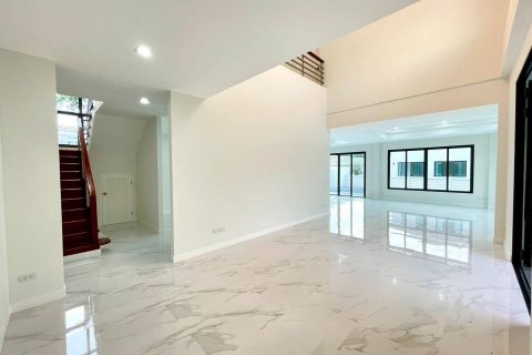 Дом в Самут Сакхоне, Таиланд с 4 спальнями № 154120 - фото 11