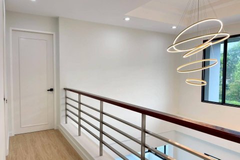 Дом в Самут Сакхоне, Таиланд с 4 спальнями № 154120 - фото 29