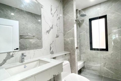 Дом в Самут Сакхоне, Таиланд с 4 спальнями № 154120 - фото 23