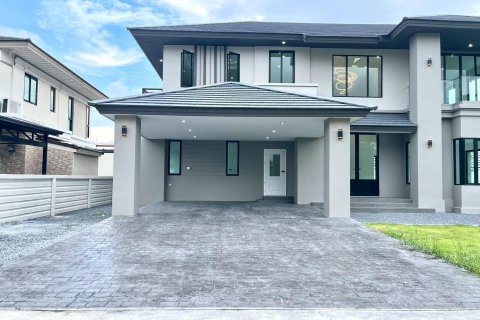 Дом в Самут Сакхоне, Таиланд с 4 спальнями № 154120 - фото 4