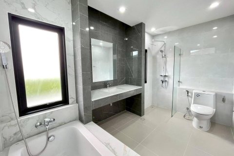 Дом в Самут Сакхоне, Таиланд с 4 спальнями № 154120 - фото 21