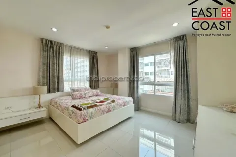 Condominio de 2 dormitorios en Jomtien Beach, Pattaya, Tailandia № 213572 - foto 12