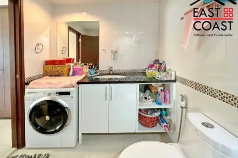 Condominio de 2 dormitorios en Jomtien Beach, Pattaya, Tailandia № 213572 - foto 15