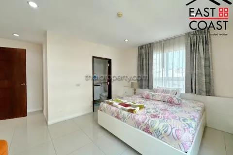 Condominio de 2 dormitorios en Jomtien Beach, Pattaya, Tailandia № 213572 - foto 11