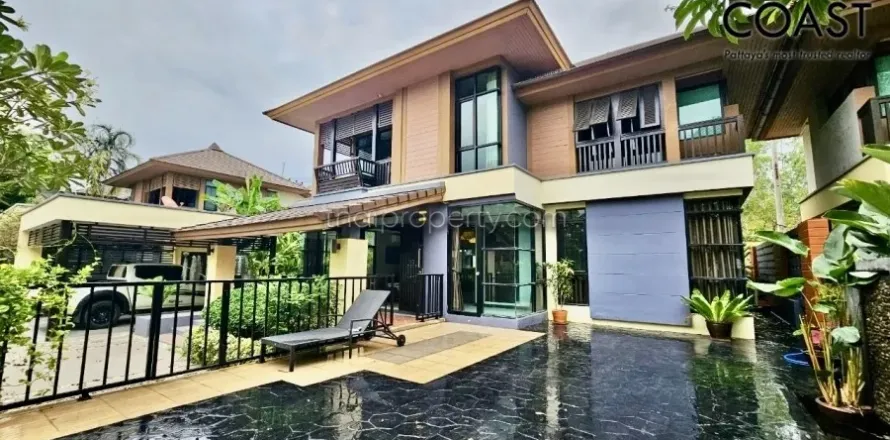 Casa de 3 dormitorios en Pattaya, Tailandia № 213577