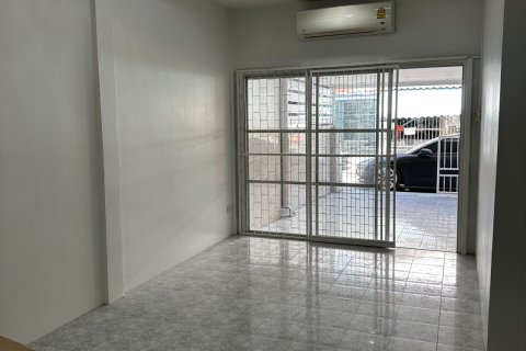 Таунхаус в Паттайе, Таиланд с 2 спальнями  № 157044 - фото 4