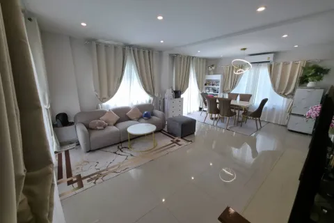 Townhouse in Phuket, Thailand 3 bedrooms № 173733 - photo 1