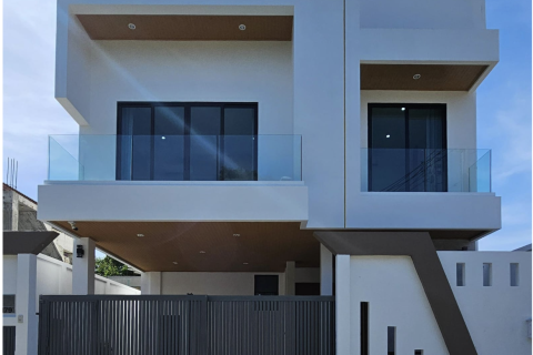 Villa in Phuket, Thailand 4 bedrooms № 173732 - photo 2