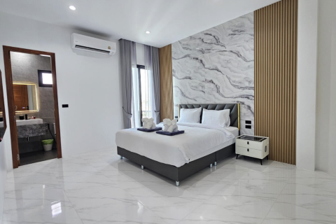 Villa in Phuket, Thailand 4 bedrooms № 173732 - photo 6