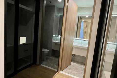 Studio dans le Condo à Watthana, Bangkok, Thaïlande  № 145759 - photo 5