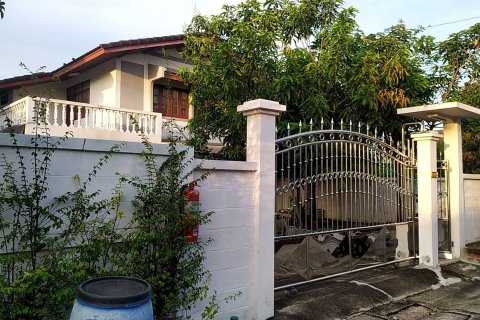 Дом в Бангкоке, Таиланд с 4 спальнями  № 145762 - фото 2