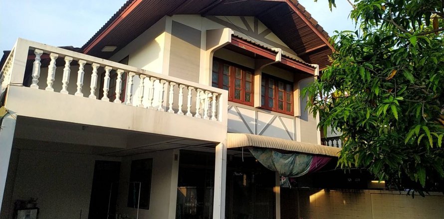 Дом в Бангкоке, Таиланд с 4 спальнями  № 145762