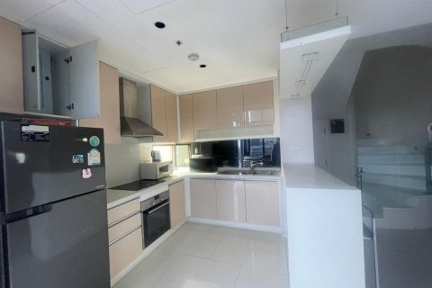 Дуплекс в Клонг Тоэй, Бангкок, Таиланд с 2 спальнями  № 145760 - фото 11