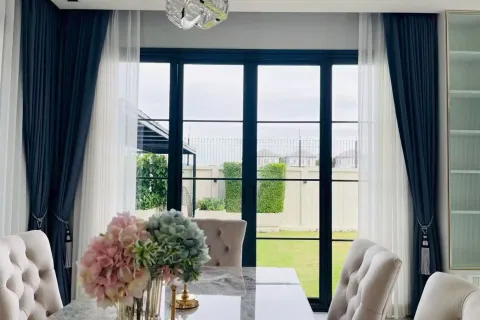 Villa in Pattaya, Thailand 4 bedrooms № 164273 - photo 5