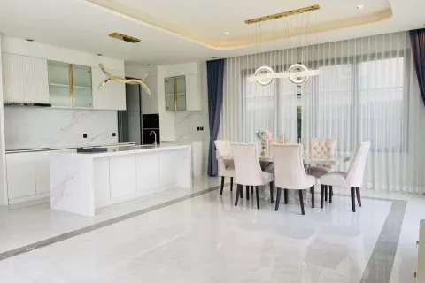 Villa in Pattaya, Thailand 4 bedrooms № 164273 - photo 7