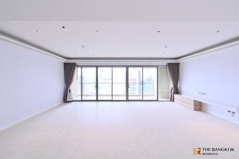 Condo in Bangkok, Thailand, 2 bedrooms № 189769 - photo 9