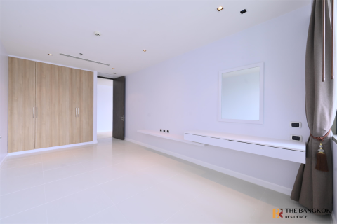 Condo in Bangkok, Thailand, 2 bedrooms № 189769 - photo 8
