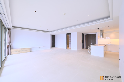 Condo in Bangkok, Thailand, 2 bedrooms № 189769 - photo 6