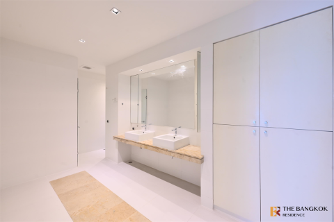 Condo in Bangkok, Thailand, 2 bedrooms № 189769