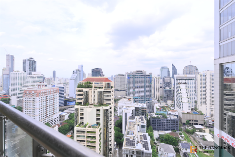 Condo in Bangkok, Thailand, 2 bedrooms № 189769 - photo 4