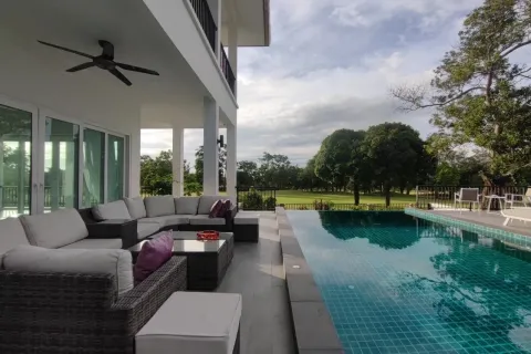 Вилла в Паттайе, Таиланд с 7 спальнями  № 171964