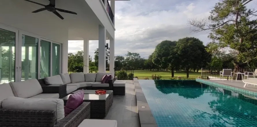 Вилла в Паттайе, Таиланд с 7 спальнями  № 171964