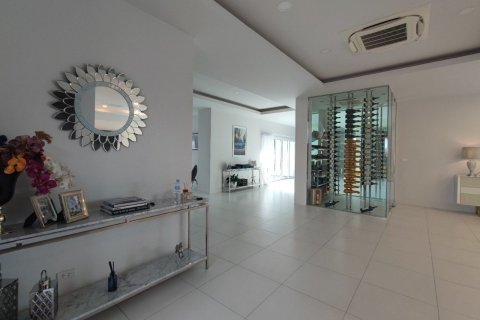 Вилла в Паттайе, Таиланд с 7 спальнями  № 171964 - фото 8