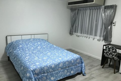 Condo in Watthana, Bangkok, Thailand, 3 bedrooms  № 171966 - photo 10