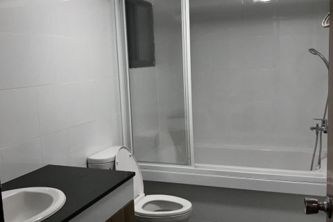 Condo in Watthana, Bangkok, Thailand, 3 bedrooms  № 171966 - photo 9