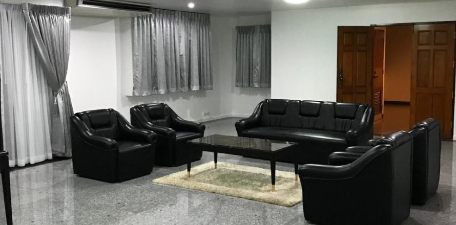 Condo in Watthana, Bangkok, Thailand, 3 bedrooms  № 171966