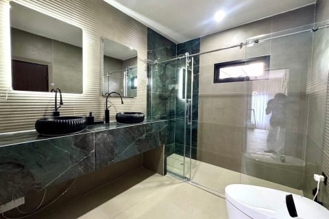 Villa à Pattaya, Thaïlande 5 chambres № 154670 - photo 9