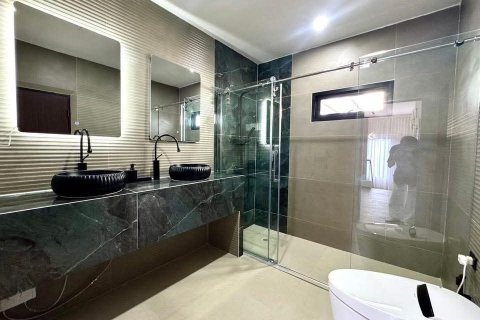 Villa à Pattaya, Thaïlande 5 chambres № 154670 - photo 14