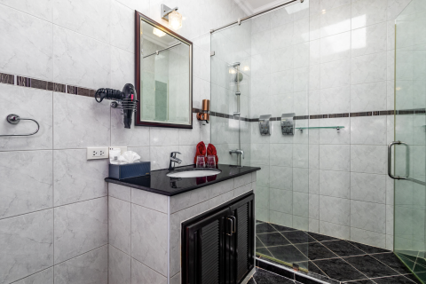 Villa in Phuket, Thailand 2 bedrooms № 170886 - photo 17