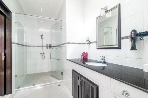 Villa in Phuket, Thailand 2 bedrooms № 170886 - photo 12